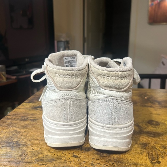 White High-Top Reeboks - Picture 3 of 5